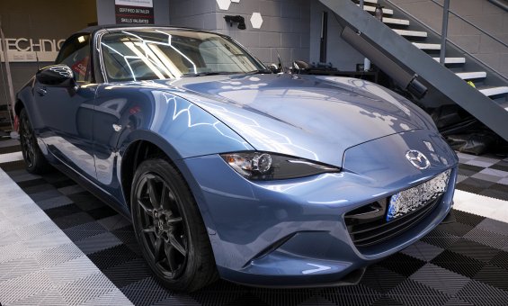 Mazda paint 3.jpg Mazda paint 3.jpg